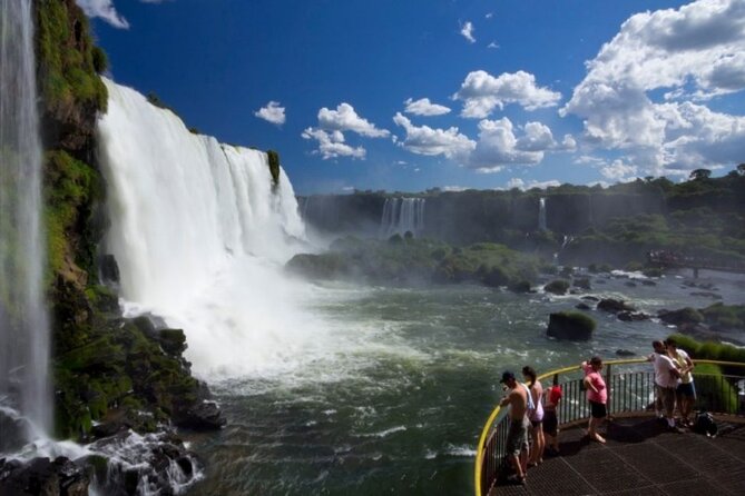 Iguassu Falls Private Tours - How the Brazil and Argentina sides change your day