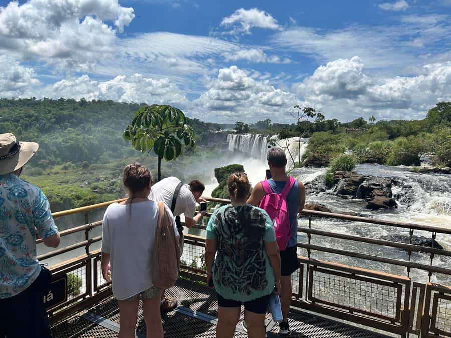 Iguassu Waterfalls: 1 Day Tour Brazil and Argentina's sides - The Argentina Park Walk: Guided, 4 km of Metal Walkways