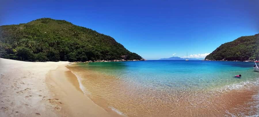 Ilha Grande: 360° Circumnavigation Speed Boat Tour - 8h - From Vila do Abraão into Ilha Grande State Park