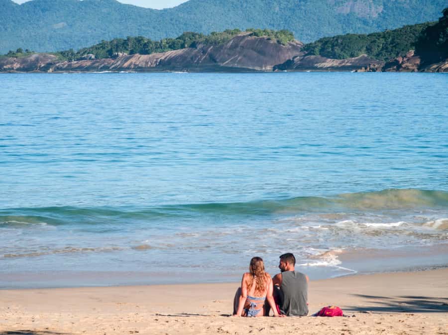 Ilha Grande: 360° Circumnavigation Speed Boat Tour - 8h - Praia do Aventureiro: the coconut tree and real “I’m off the map” vibes