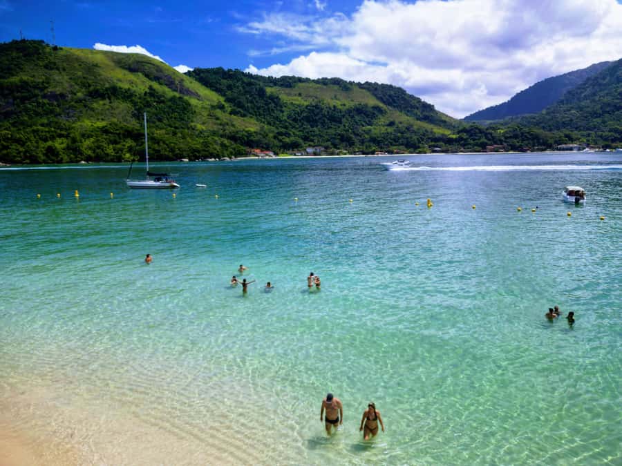 Ilha Grande: 7h Speedboat Tour of Paradise Islands - The sailing hour: Baía da Ilha Grande to Angra dos Reis views