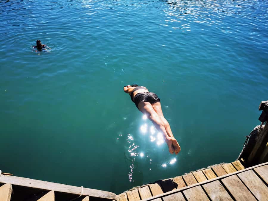 Ilha Grande: Private Hiking with Forest, Beaches & Waterfall - Fora beach finish: complimentary drinks and Brazilian cuisine options