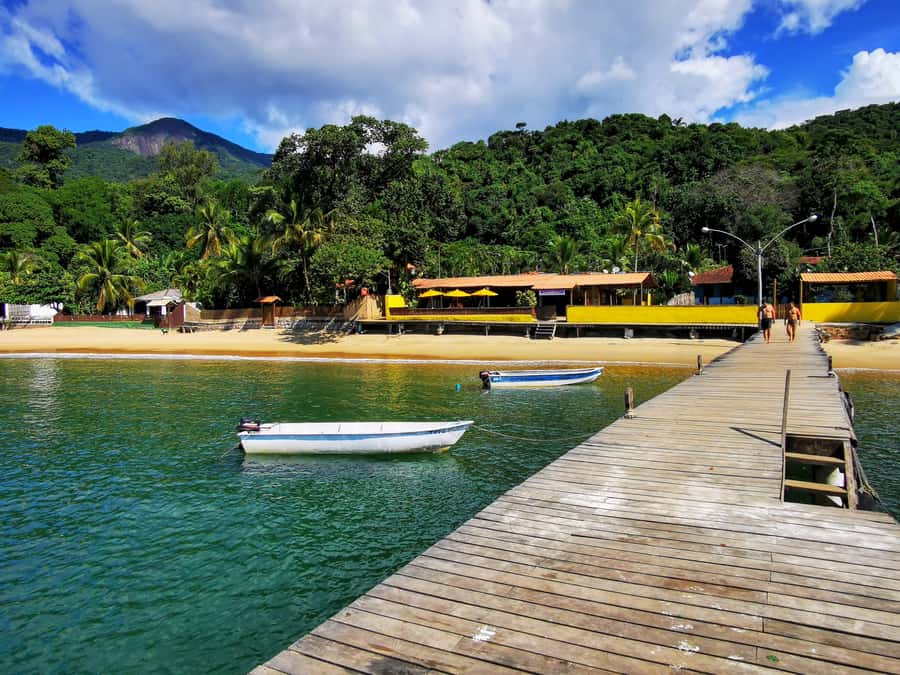 Ilha Grande: Private Hiking with Forest, Beaches & Waterfall - Getting started in Vila do Abraão: meeting point and what happens first