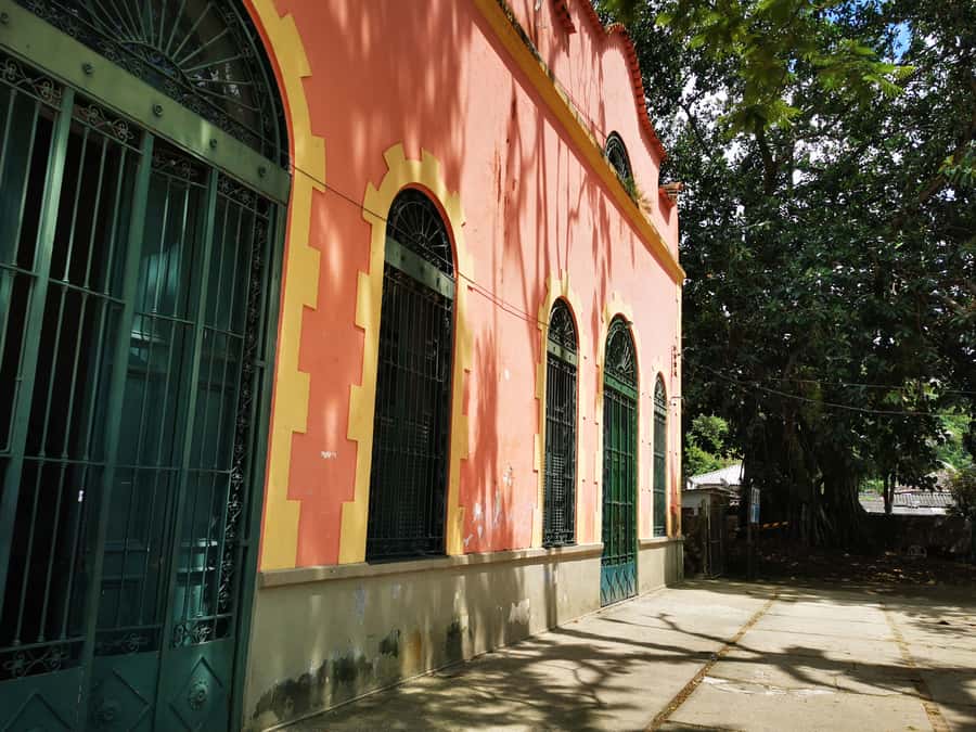 Ilha Grande: Private Historic Walking Tour with Natural Pool - Ruins, Ruptures, and Why the History Feels More Real Outdoors