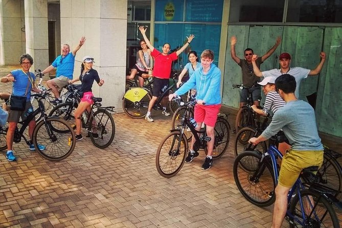 JK Memorial Bike Tour and Crystal Square - Ayrton Senna Sports Complex and Ulysses Guimarães Convention Center scale