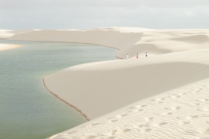 Lagoa Bonita Trail - Getting There: Ferry Across the Preguiças River and 4x4 Transport