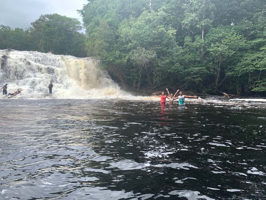 Manaus: Presidente Figueiredo Caves and Waterfalls Tour - The waterfall swim and Sanctuary Waterfall: how the water stops land the day