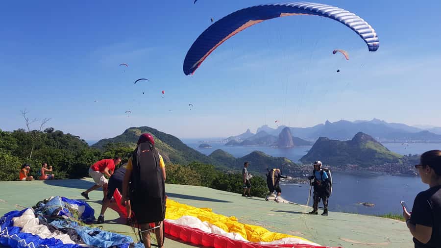 Niterói: Paragliding Experience with GoPro Photos and Video - First Look at the Experience: Sky Time Over Niterói