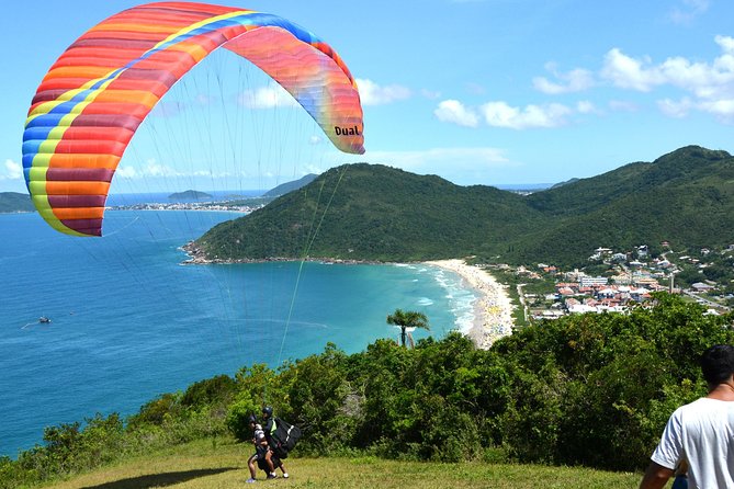 Paragliding flight with instructor in Florianópolis - Safety and instructor quality that matter on a first flight