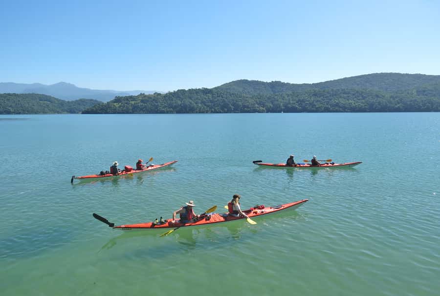 Paraty Bay: Half-Day Mangroves and Beaches Tour by Kayak - Kayaking Paraty Bay in a Half-Day: The Real Appeal