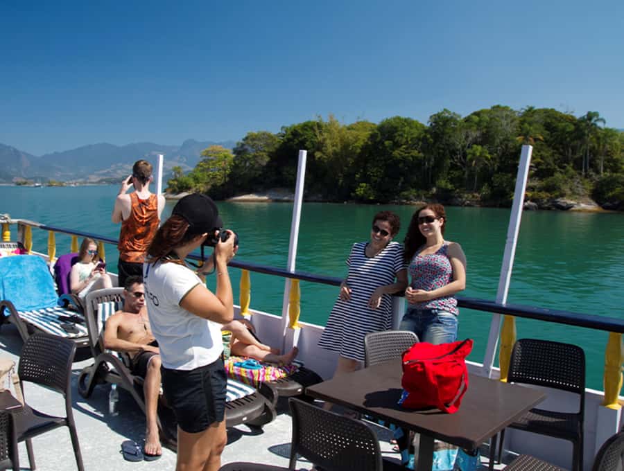 Paraty Bay: Islands & Beaches Boat Tour with Snorkeling - Onboard comfort: restrooms, room to move, and a bar that makes the day smoother