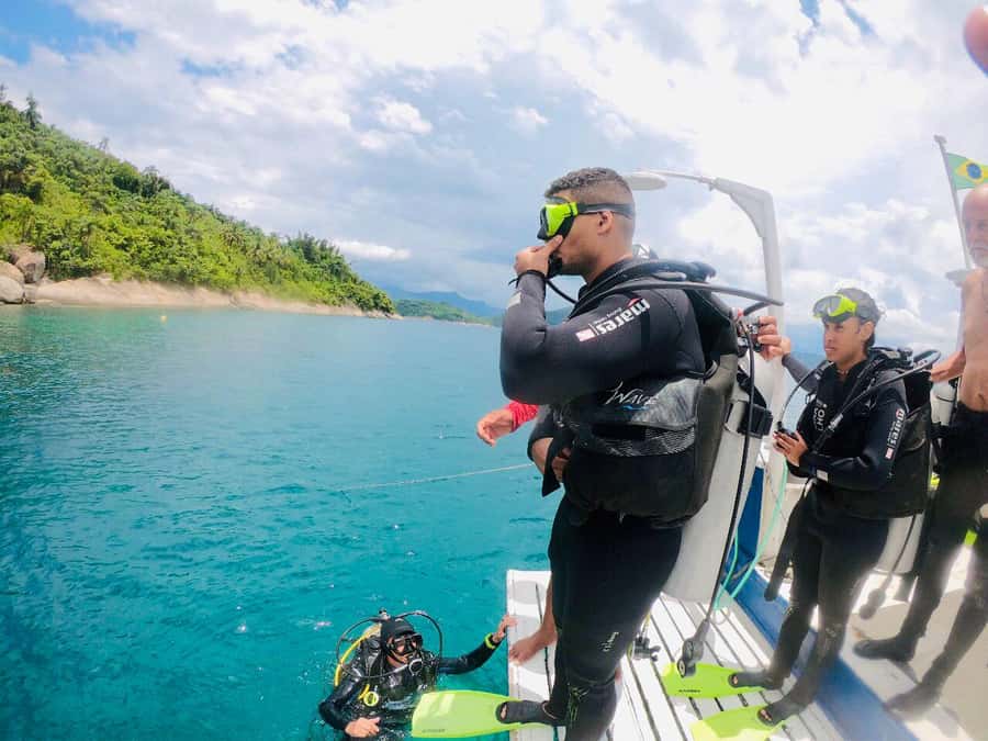 Paraty: Discovery Scuba Diving Experience for Beginners - Your underwater session: what to expect at 13 to 26 feet