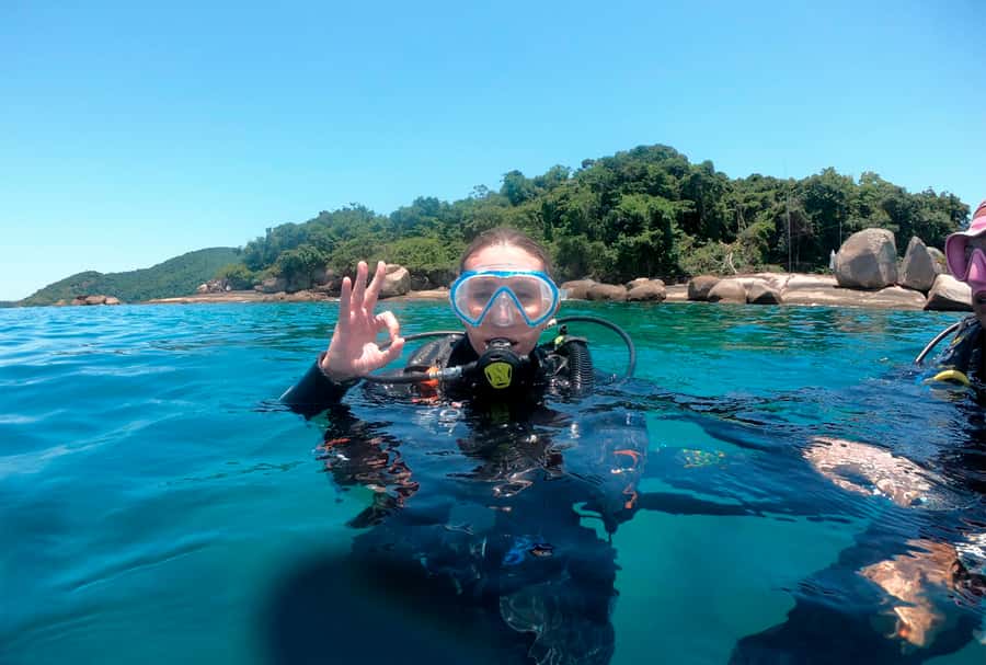 Paraty: Discovery Scuba Diving Experience for Beginners - Equipment and staff support: the comfort layer you pay for