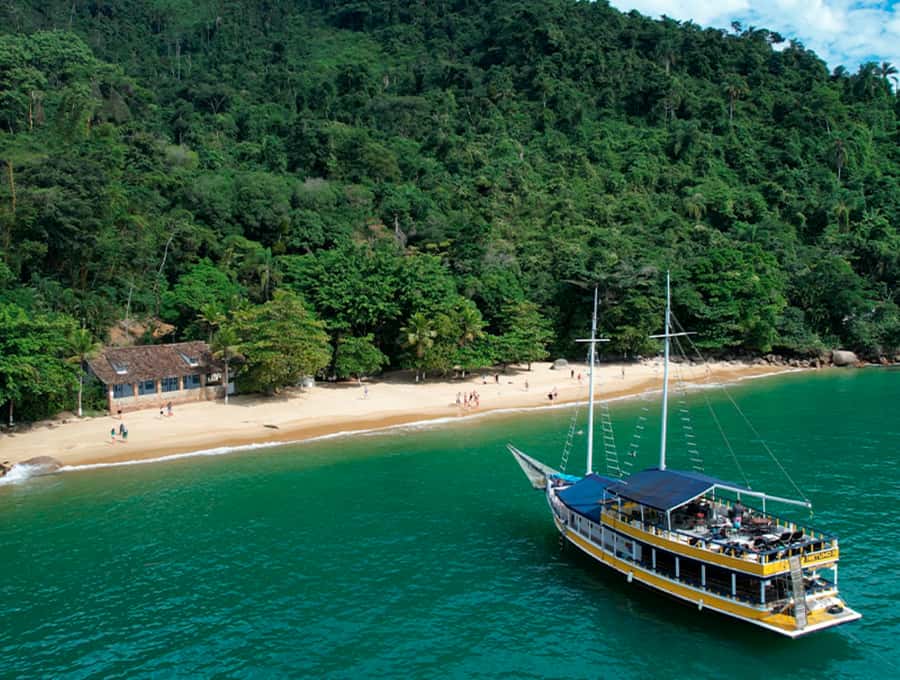 Paraty: Schooner Boat Tour with Beaches and Snorkeling - What to pack, so your beach day stays easy