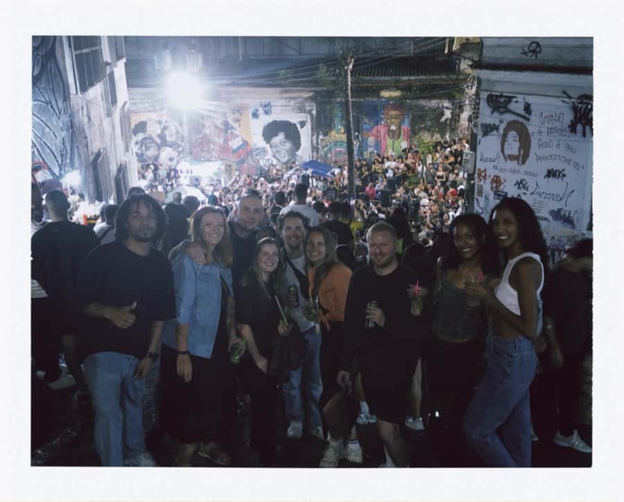 Pedra do Sal: Live Samba Night with Local Guide & Drink - Meeting point at the yellow booth: start clean, start calm