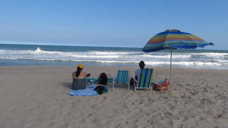 Pedra do Telégrafo Hike and Beach Full-Day Tour - The photo line trick: early arrival changes how you experience the viewpoint