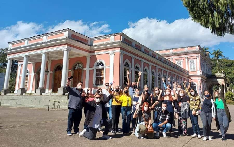 Petrópolis Tour departing from Rio de Janeiro - Pickup in Rio: Neighborhoods, Bus Reality, and Time Management