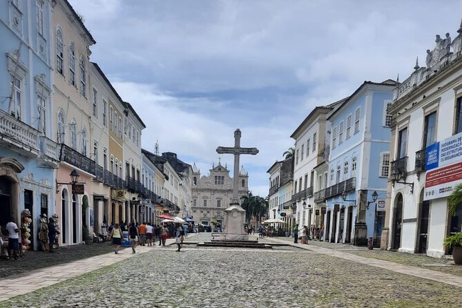 Private Full-Day African Oriented Salvador Upper & Lower City - Porto da Barra beach time: the calm side of Salvador
