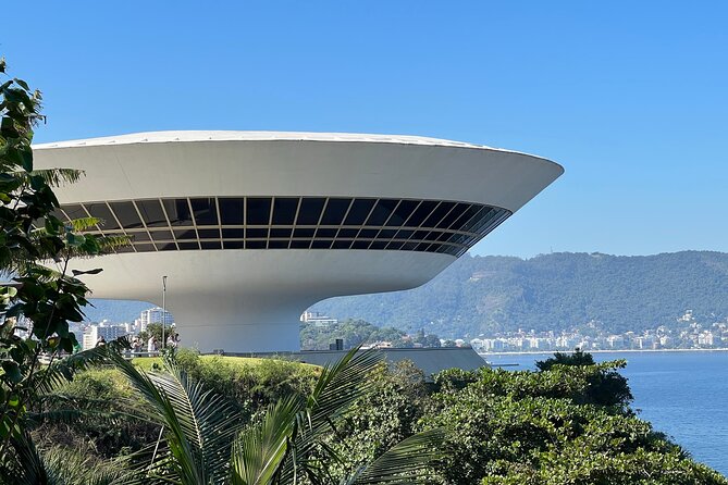 Private Niterói City Tour- MAC Art Museum,Santa Cruz Fortress Parque da Cidade - Icaraí Beach: Famous Bay Shoreline and Iconic Rock Formations