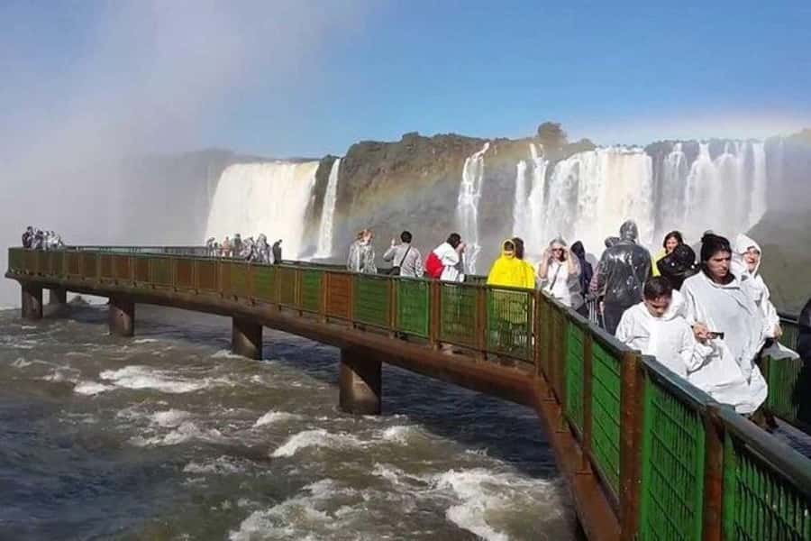 Puerto Iguazú: Tour to Brazilian Iguazú Falls with Bird Park - Key things I’d plan around