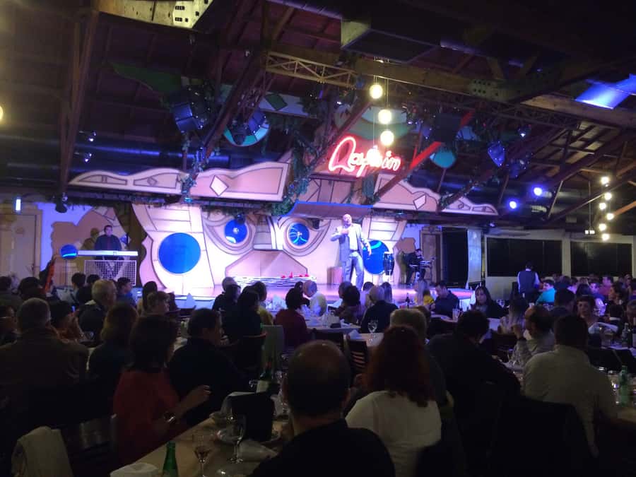 Rafain Palace: Barbecue Dinner Show - Why the transfers and guide are part of the real value