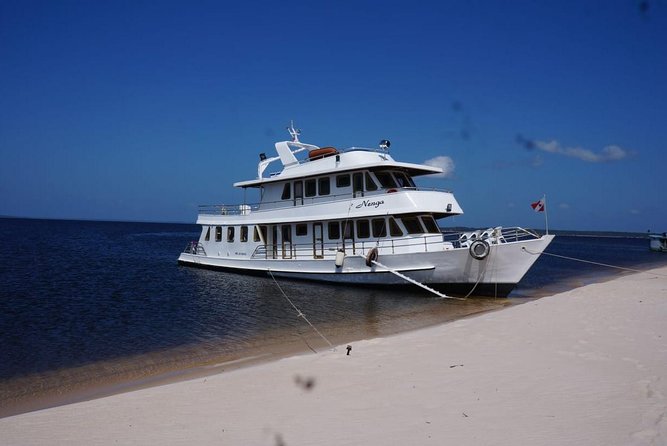 Regional Cruise in the Amazon - Ilha do Amor and Rio Arapiuns: where the day turns into beach time
