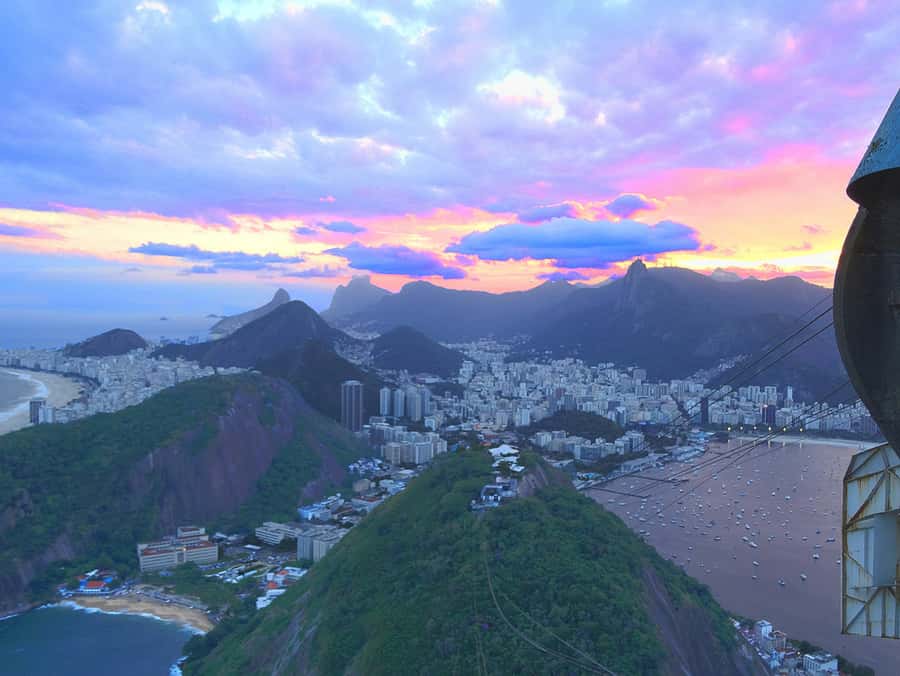 Rio: 5-hour Christ the Redeemer and Sugarloaf Express Tour - The guides: small-group crowd control and clear explanations