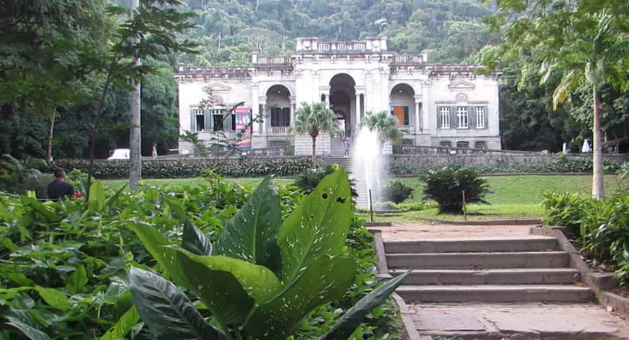 Rio: Botanical Garden, Tijuca Forest, and Parque Lage Tour - Orchid Garden, Pestle House, Sensory Garden, Central Fountain