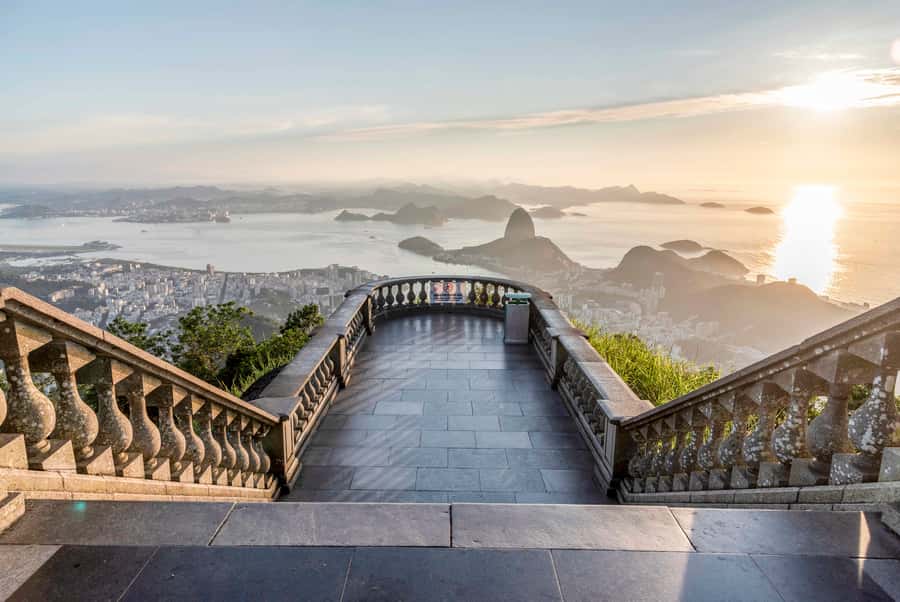 Rio: Christ the Redeemer Early Access and Sugarloaf - Sugarloaf Complex: cable car pacing and photo-friendly free time