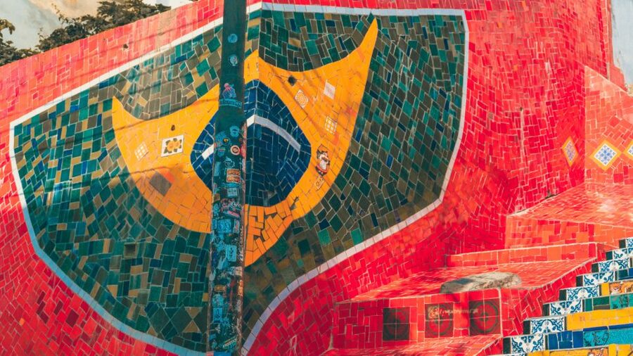 Rio: Christ the Redeemer & Selarón Steps Half-Day Tour - Santa Teresa pass and the yellow-tram feel