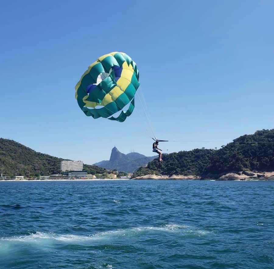 Rio de Janeiro: 2-Hour Boat Trip with Parasailing - Group Size and English Support: Why It Feels Easier Than Big Tours