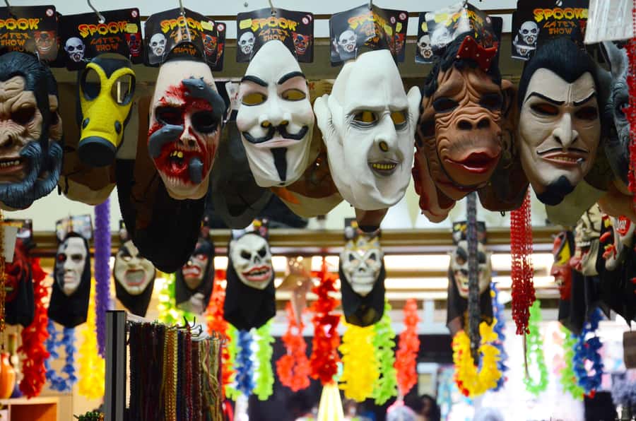 Rio de Janeiro: Be a true Rio's local for a day - Tour - Sahara district market shopping: how to browse smart and buy with confidence