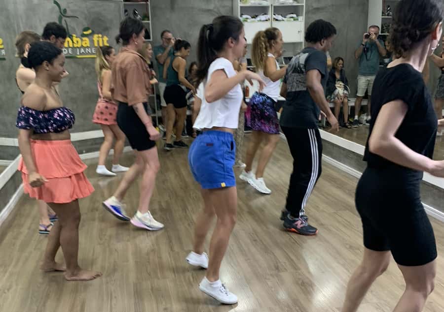 Rio de Janeiro: Beginner Samba Lesson in Ipanema - Meet the Team: Carla, Ranaa, and Gaby’s Teaching Style
