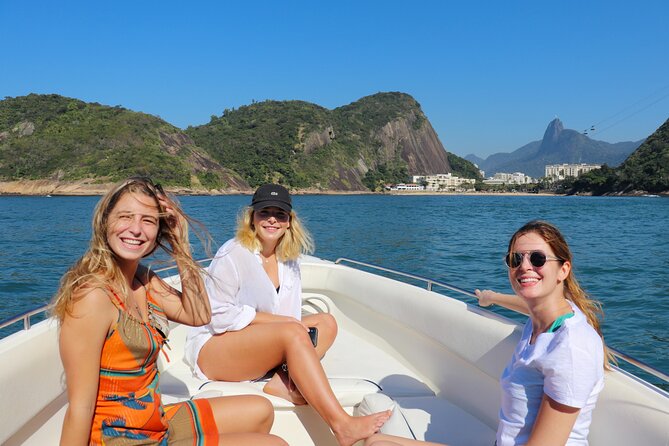 Rio de Janeiro: Boat Tour with Beer! - Praia Vermelha, reddish sand and calm paddling waters
