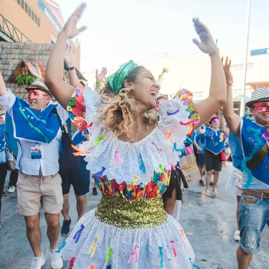 Rio de Janeiro: Carnaval Backstage Tour and Samba Class - Hotel pickup, transfers, and the 3-hour timing you actually feel