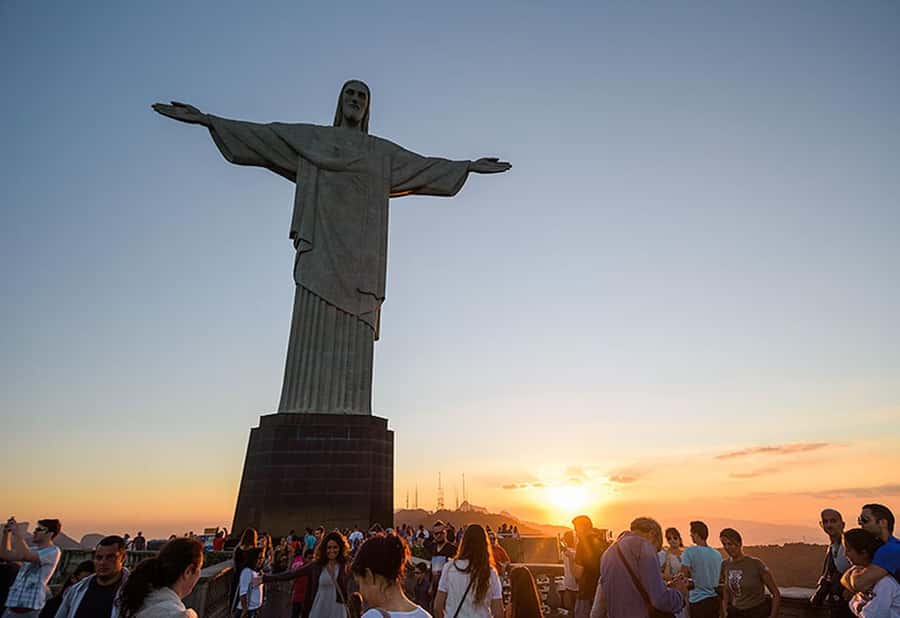 Rio de Janeiro: Christ the Redeemer Guided Hike - Summit time at Christ the Redeemer: the payoff and the crowd factor