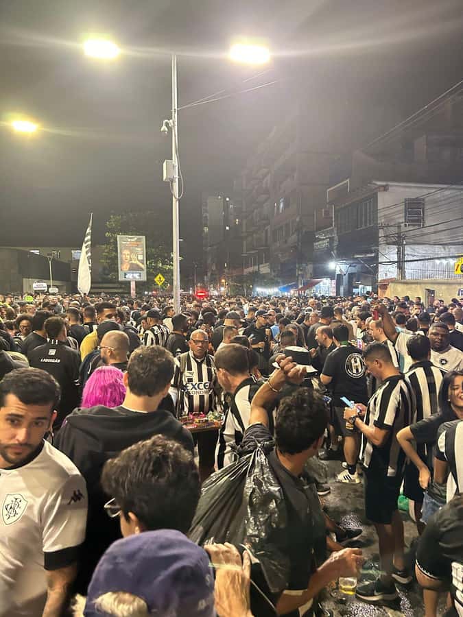 Rio de Janeiro: Enjoy a Botafogo soccer game with Locals - Meet the Glorioso fanbase before kickoff, and let the city talk back