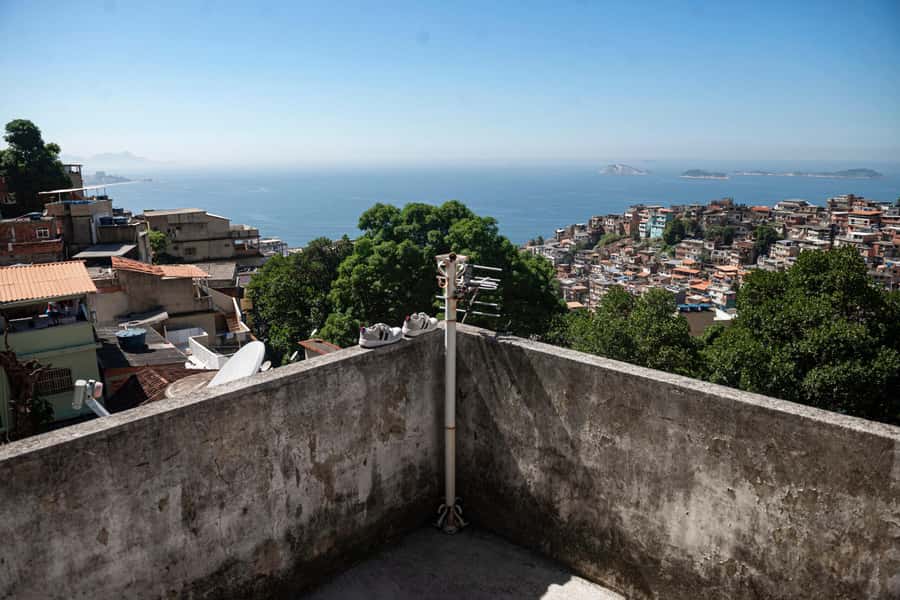 Rio de Janeiro: Favela Tour with Hotel Transfers - Narrow Alleys, Real Terrain, and Why Comfortable Shoes Are Non-Negotiable