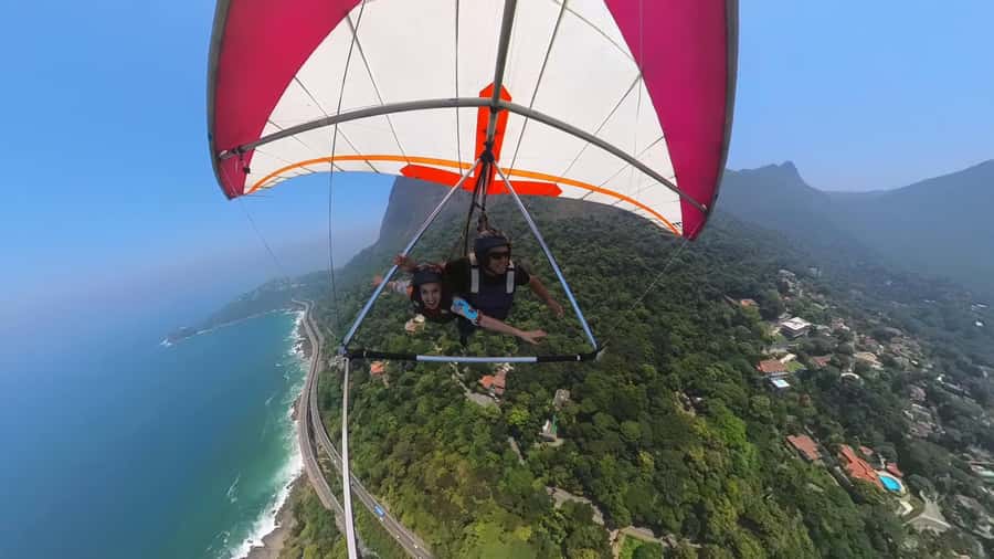 Rio de Janeiro: Hang Gliding or Paragliding Experience - Hang Gliding or Paragliding, What You Can Expect Once You’re Airborne