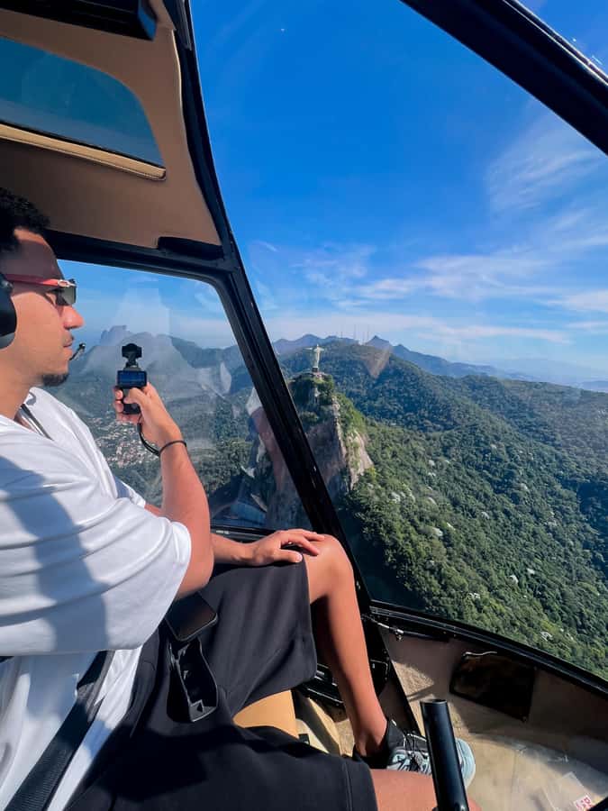 Rio de Janeiro: Helicopter Flight Christ the Redeemer 30 min - Coastal Rio: Barra Beach, Joatinga, São Conrado, and Leblon from the sky