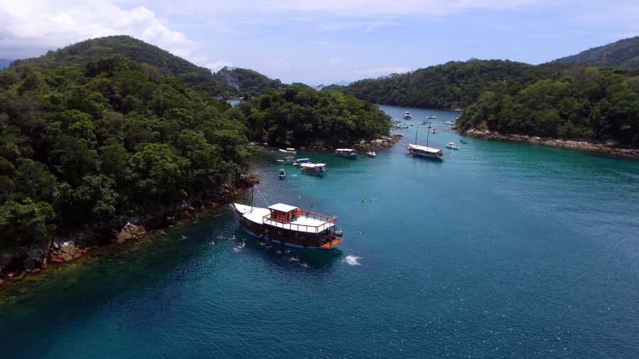 Rio de Janeiro: Ilha Grande with Boat Tour & Optional Lunch - Baleia’s Beach Swim Stop: The Easiest Entry Into Ilha Grande