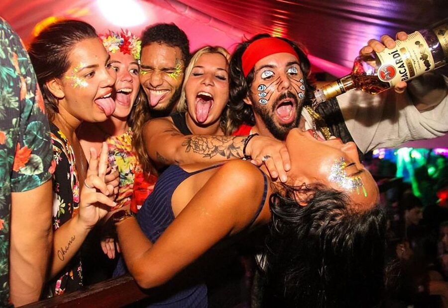 Rio de Janeiro: Late Night Boat Party with DJ and Dancing - Sugarloaf and Christ at Night: How the Views Land