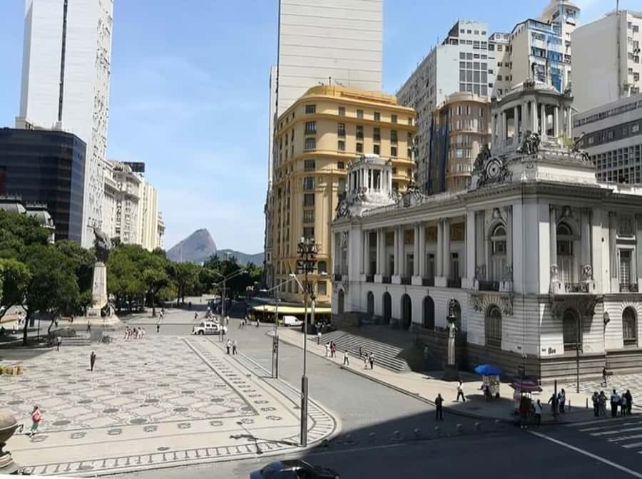 Rio de Janeiro : Must-See Sites Walking Tour With A Guide - Weather, footwear, and pacing: the real-life considerations