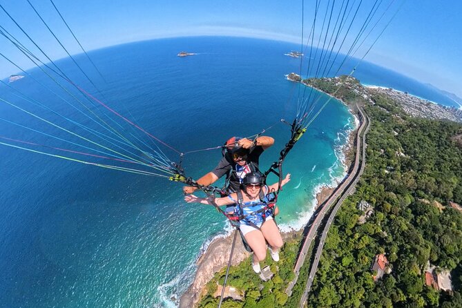 Rio de janeiro : Paragliding Tandem Flights over Rio - Landing at São Conrado, Then Sharing Footage Immediately
