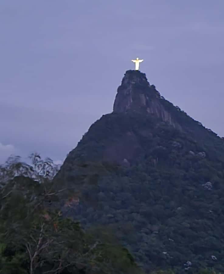 Rio de Janeiro: Private Sunrise Tour at Mirante Dona Marta - The landmarks you might spot, and what the angles can do for your photos