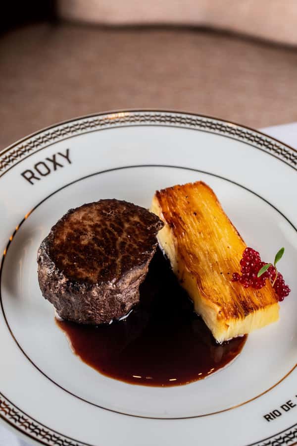 Rio de Janeiro: Roxy Dinner Show with Hotel Pickup - Dinner before the show: what the meal experience actually feels like