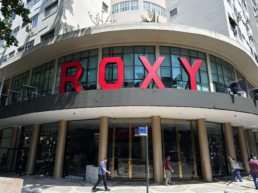 Rio de Janeiro: Roxy Dinner Show with Hotel Pickup - Hotel pickup and arrival: less stress, more time in Rio