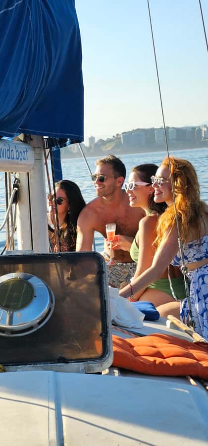 Rio de Janeiro: Sailing Sunset Tour with Snacks and Drinks - Key things you’ll notice right away