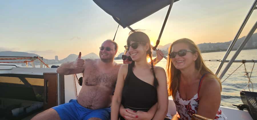 Rio de Janeiro: Sailing Sunset Tour with Snacks and Drinks - Sunset viewing on the return: why the timing feels right