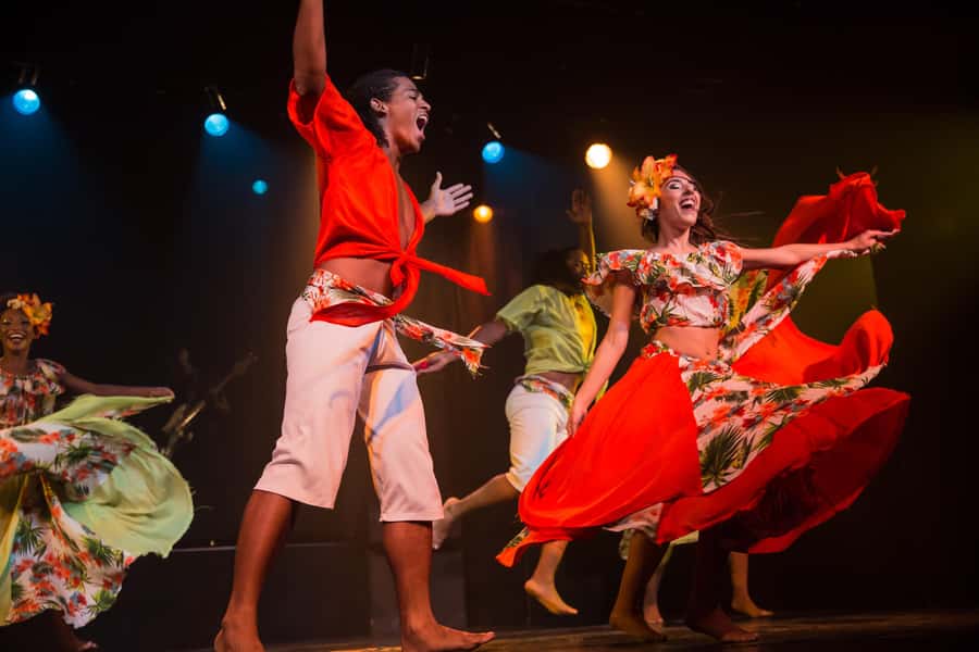 Rio de Janeiro: Samba Show Admission & Transfer - Dinner at the Churrascaria Stop: What You Really Get